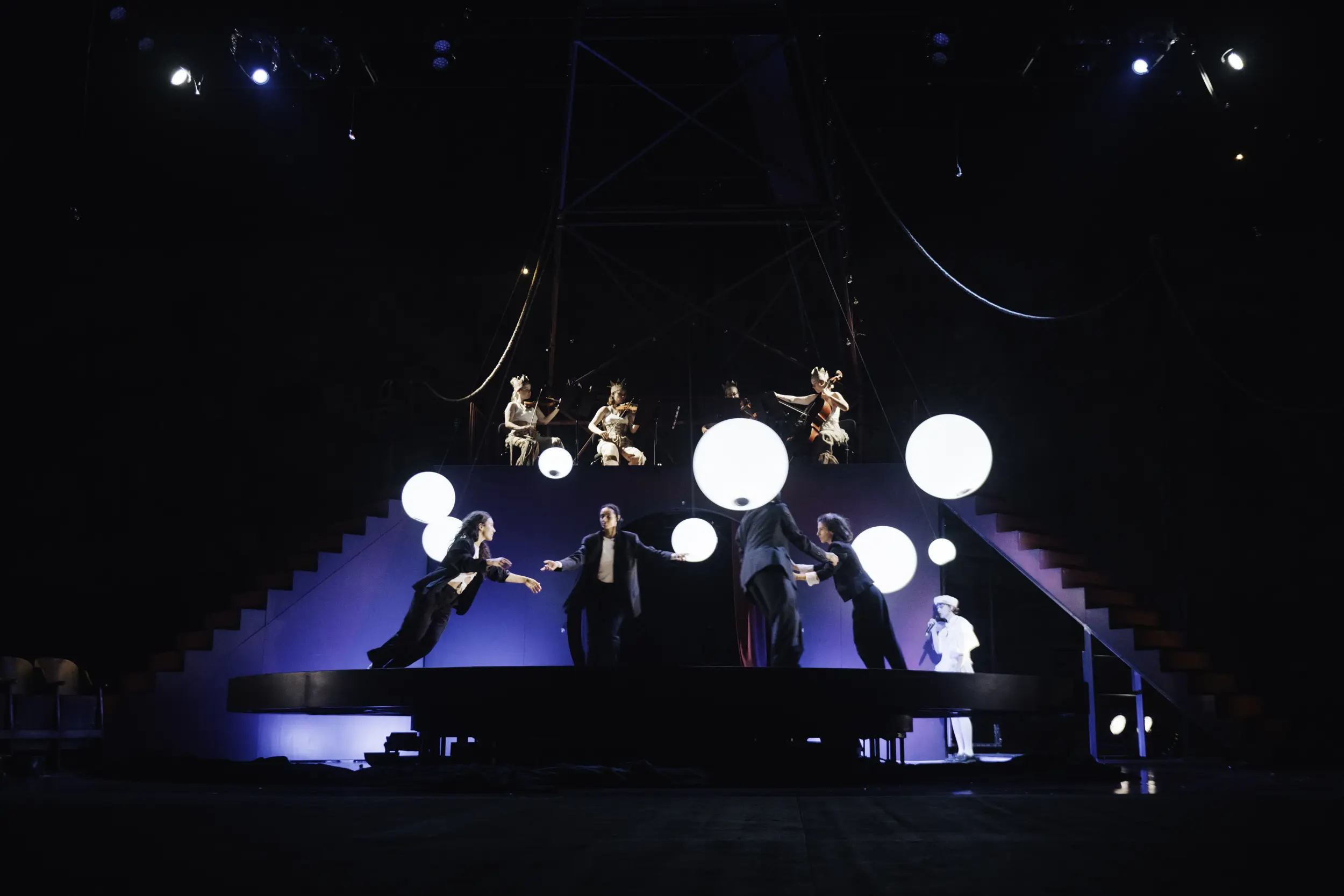 le_petit_cirque_15_c_alice_brazzit_grec_festival_de_barcelona.jpg