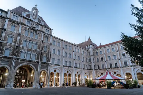 Le Village magique des Nuits de Fourvière 2025