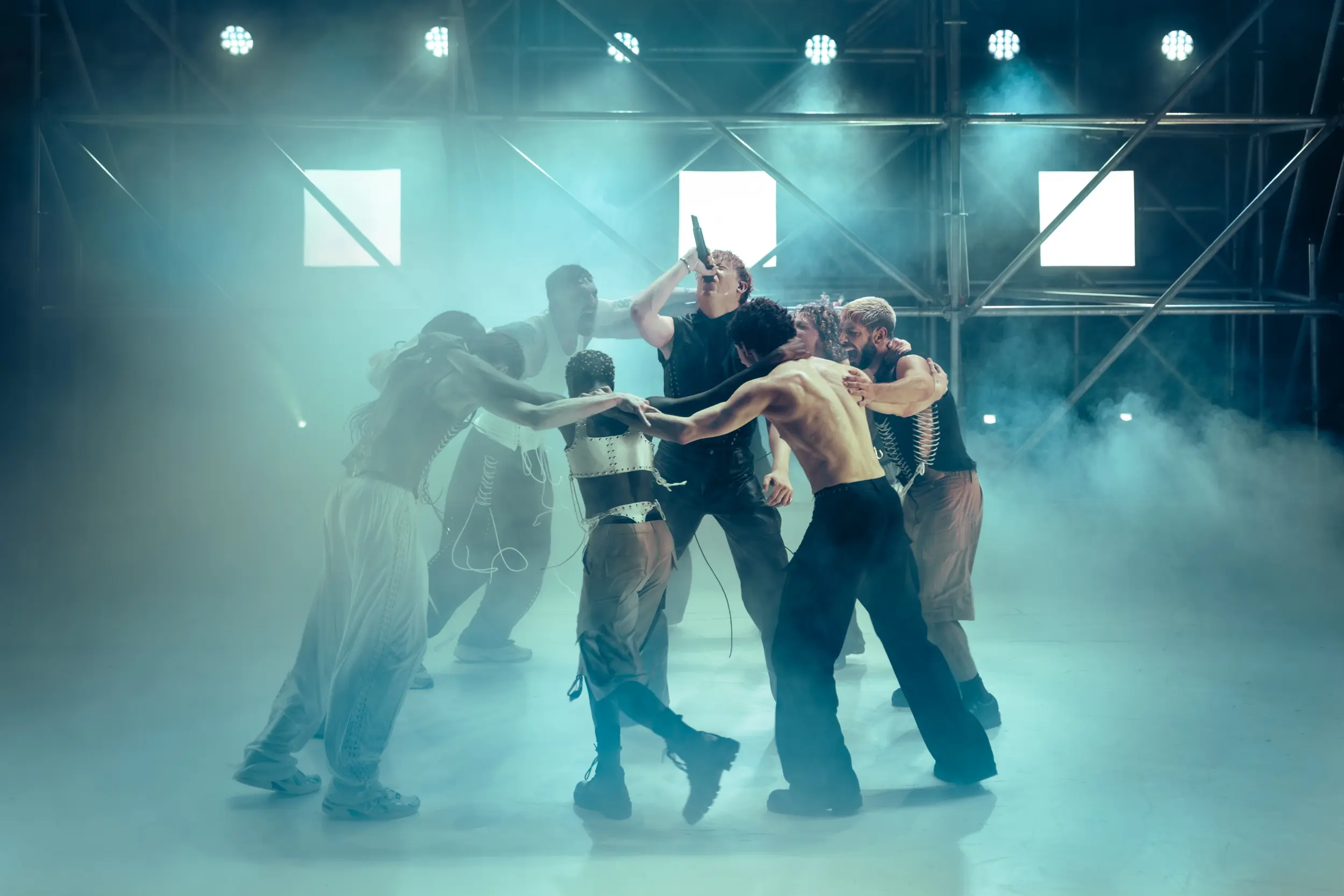 Eddy de Pretto x Maud Le Pladec ©Quentin Chevrier